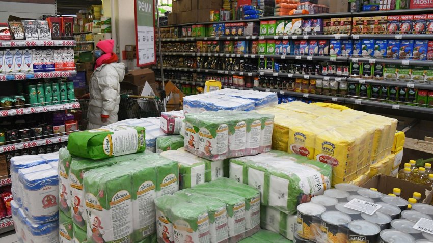 Госдума рассматривает предложение о введении пособий на продукты питания для малоимущих семей