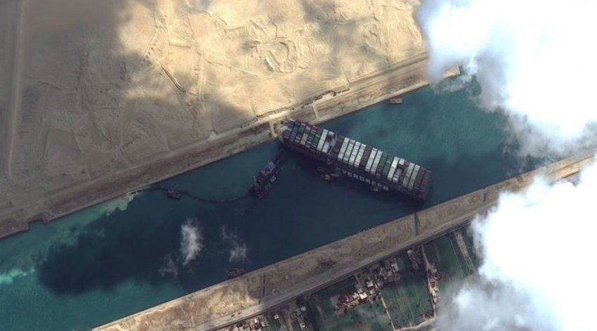 Руководство Суэцкого канала признало капитана Ever Given виновным в аварии