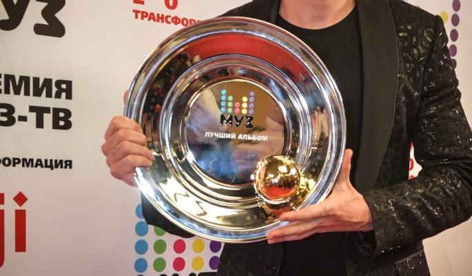 Бузова осталась без «тарелки»: кто стал победителем музыкальной Премии «Муз-ТВ» в 2021 году