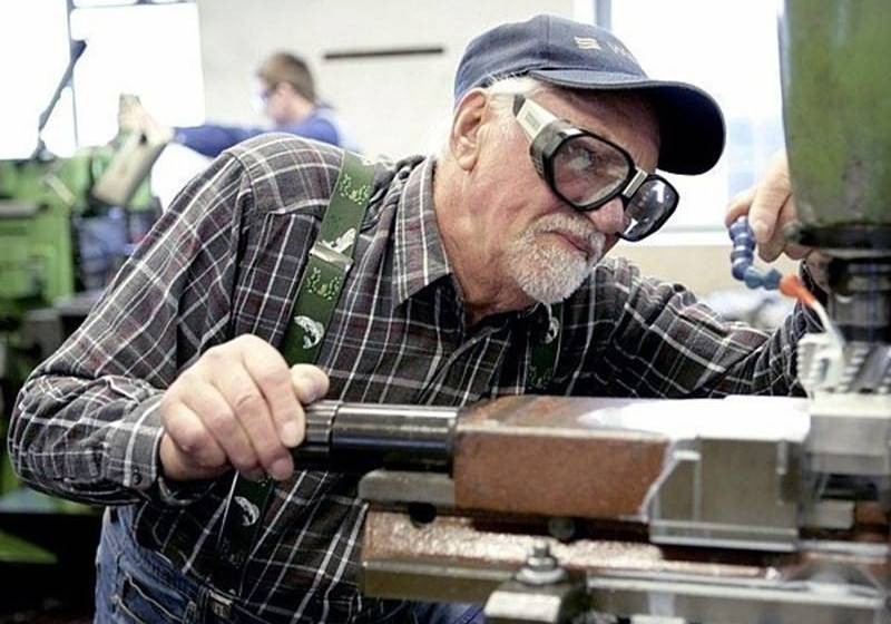 Выплаты работающим пенсионерам в 2021 году: кто сможет надеяться на социальное обеспечение