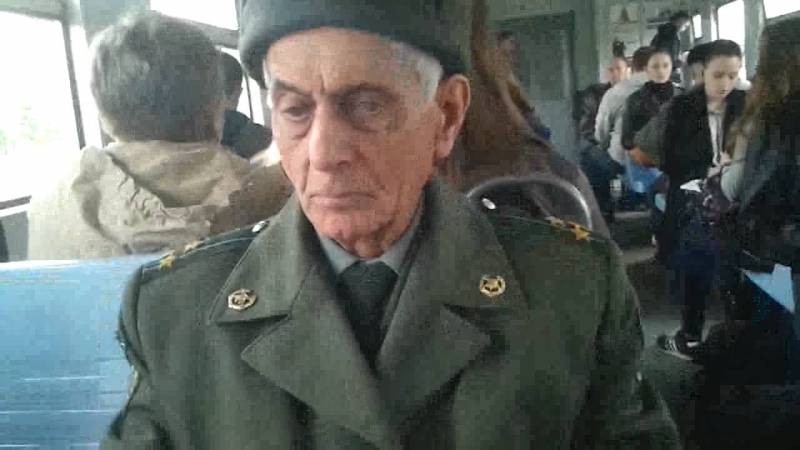 Как и в каком возрасте граждане РФ снимаются с военного учета