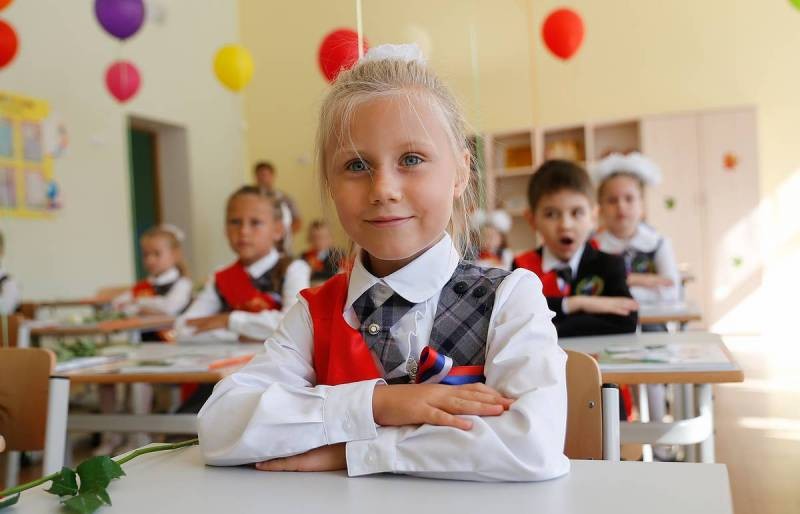 Школьникам будут выделяться дополнительные выплаты от государства в 2021 году Школьникам будут выделяться дополнительные выплаты от государства в 2021 году