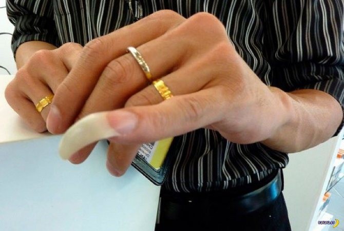 Что означает длинный ноготь на мизинце и другие необычные привычки тайцев