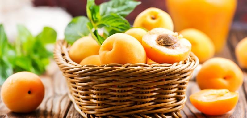 Кому можно, а кому нельзя употреблять абрикосы