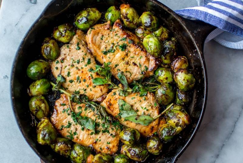 Среди продуктов, которые нельзя употреблять друг с другом, оказались помидоры с картофелем