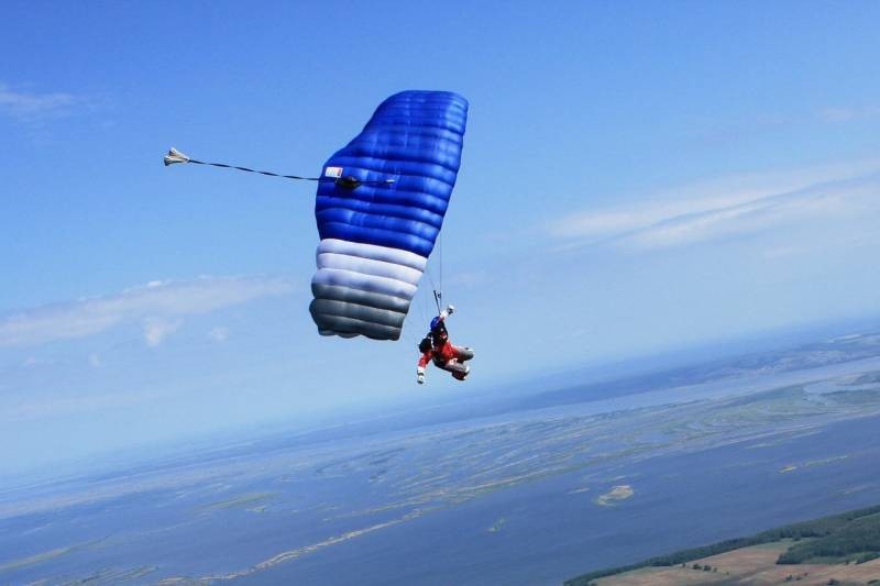 Названы фамилии погибших и пострадавших парашютистов упавшего самолета в Кемеровской области