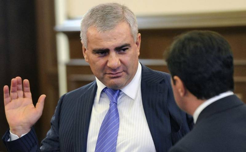 Зачем прокуратура Азербайджана разыскивает главу компании «Ташир» Самвела Карапетяна Зачем прокуратура Азербайджана разыскивает главу компании «Ташир» Самвела Карапетяна