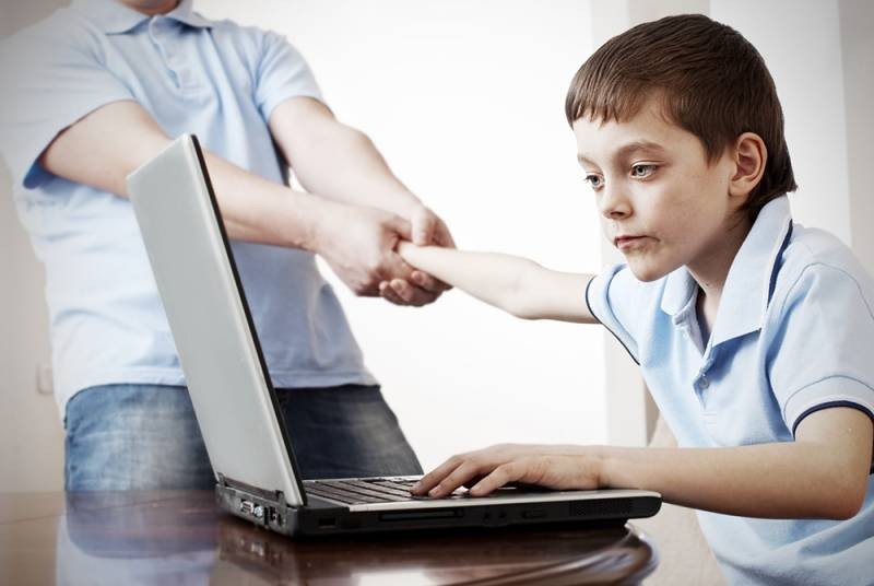 Почему Стив Джобс и другие знаменитые айтишники запрещают своим детям пользоваться айфонами