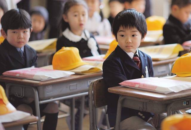 Девять удивительных фактов о жизни учеников и образовании в разных странах