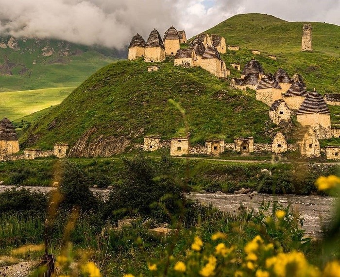 Сокровищница Кавказа: Даргавс "Город мертвых"