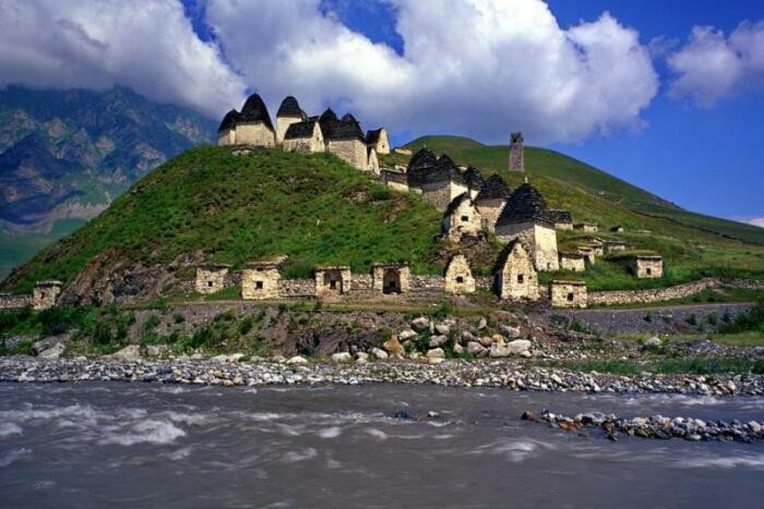 Сокровищница Кавказа: Даргавс "Город мертвых"