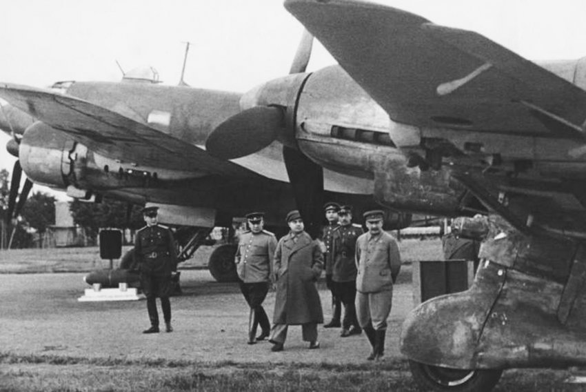 Разбираем популярные легенды о Сталине