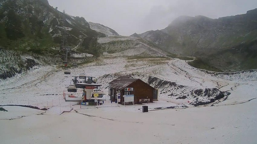 Зима посреди лета: ряд курортов на Черноморском побережье Турции накрыло июньским снегом