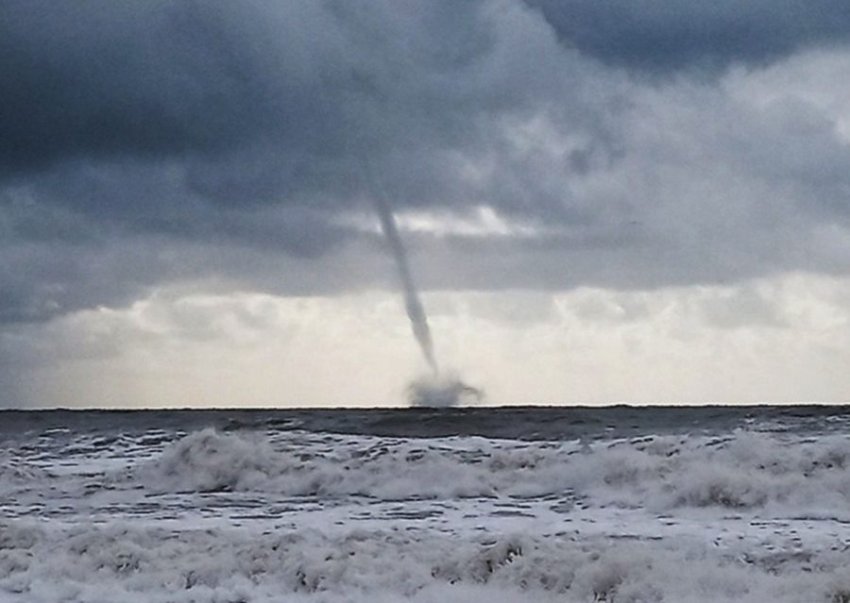 Зима посреди лета: ряд курортов на Черноморском побережье Турции накрыло июньским снегом