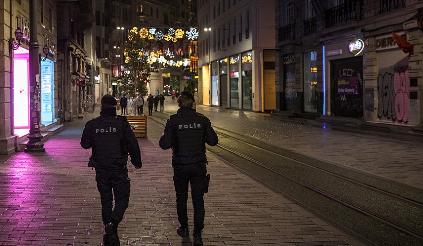 Турция потеряет 2 миллиарда долларов за время простоя из-за закрытых границ с Россией