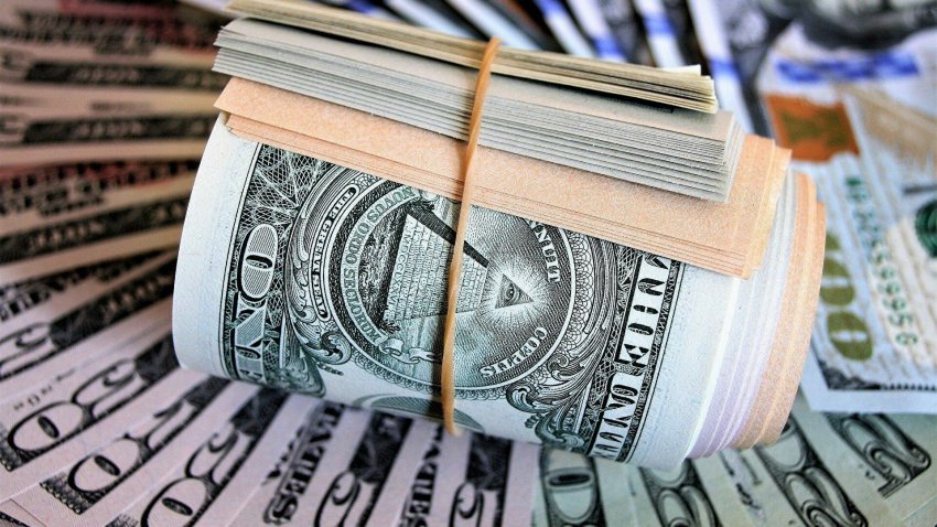 Эксперты прокомментировали отказ России от доллара в 2021 году