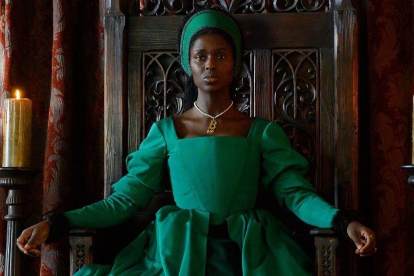 Британский сериал «Анна Болейн» был разгромлен критиками из-за темнокожей актрисы