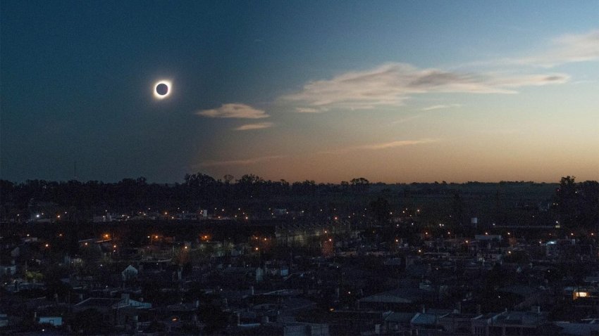 Впервые за последние 50 лет: россияне увидят сегодня кольцевое солнечное затмение