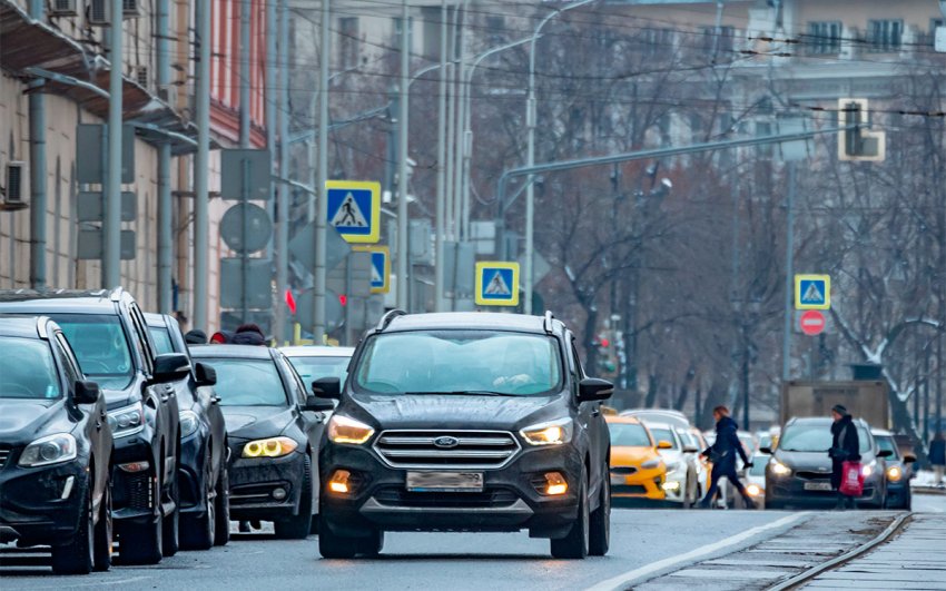 В Москве объявили о розыгрыше автомобилей до миллиона рублей за прививку от COVID-19
