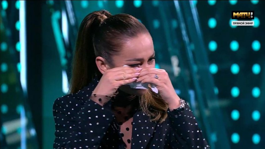 Спортивный комментатор Губерниев довел Бузову до истерики в прямом эфире «Матч ТВ»