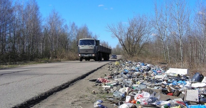 Что должны знать автомобилисты: новый штраф за выброшенный мусор