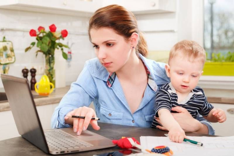 Путин подписал Указ о выплате 10 тыс. рублей семьям с детьми до декабря 2021 года