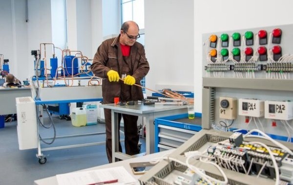 Индексацию работающим пенсионерам могут начать с инвалидов