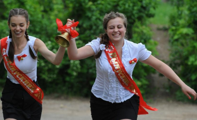 Как будут проходить последние звонки в российских школах в 2021 году