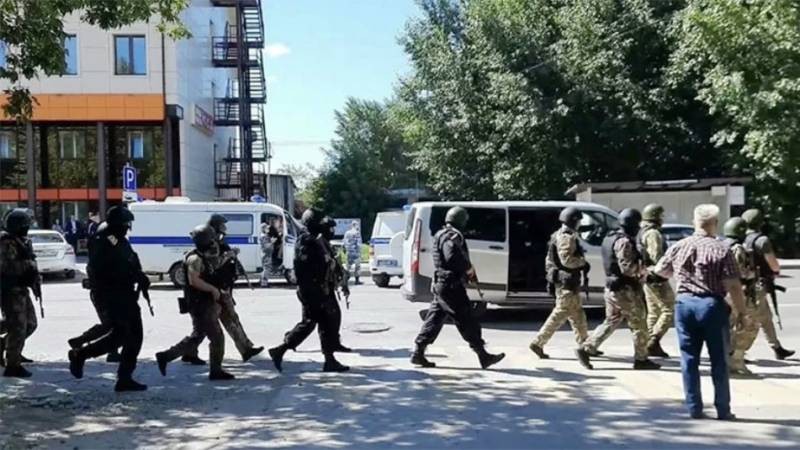 В Тюмени 7 июля 2021 года захватили отделение Сбербанка, инцидент был исчерпан менее чем за час