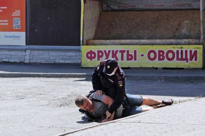 В Тюмени 7 июля 2021 года захватили отделение Сбербанка, инцидент был исчерпан менее чем за час