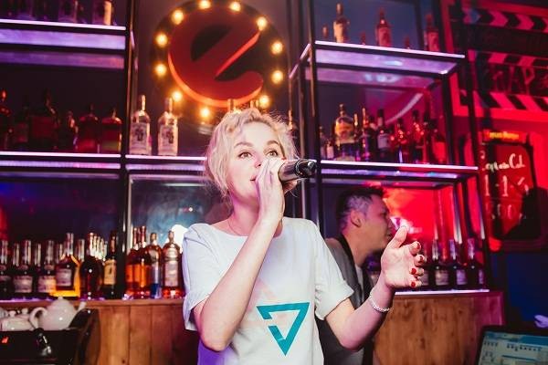 Экс-солистка группы Ленинград Алиса Вокс подала иск на Сергея Шнурова