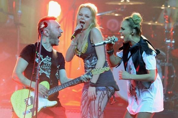 Экс-солистка группы Ленинград Алиса Вокс подала иск на Сергея Шнурова