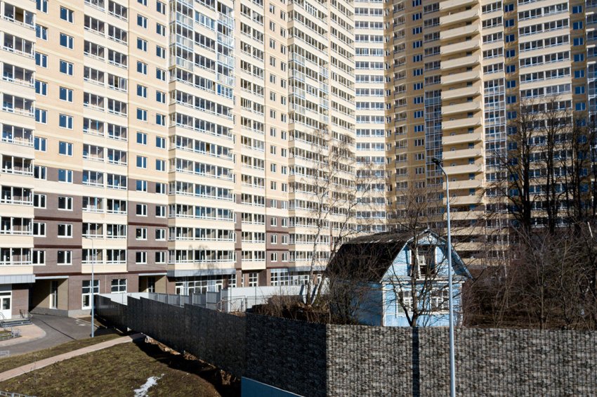 Почему так мало русских живёт в частных домах?