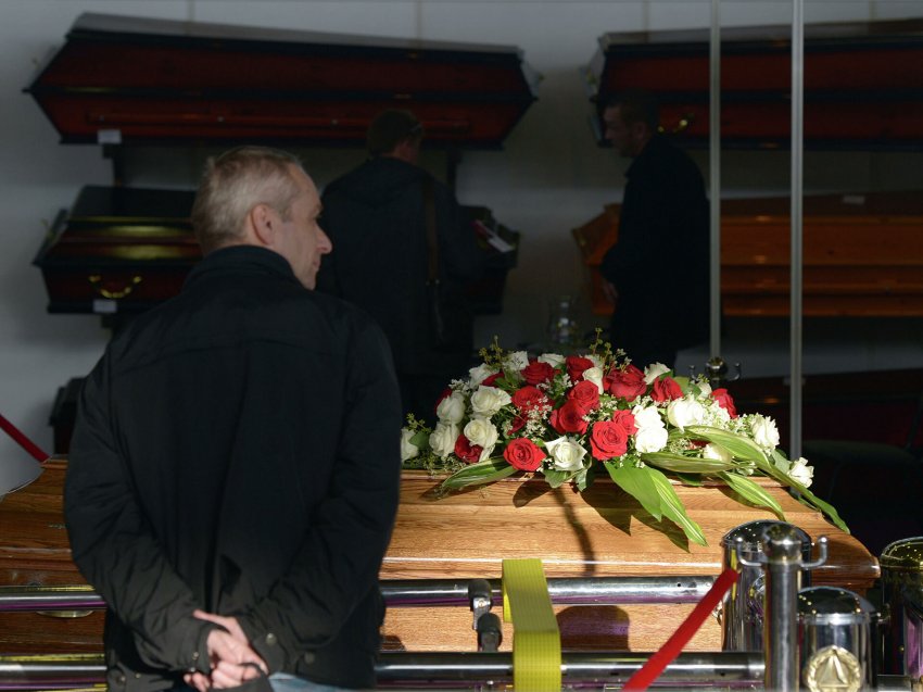 Кто и как может получить пособие на погребение в 2021 году