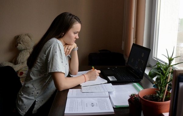 Некоторые ВУЗы перейдут на дистанционное обучение с 1 сентября Некоторые ВУЗы перейдут на дистанционное обучение с 1 сентября