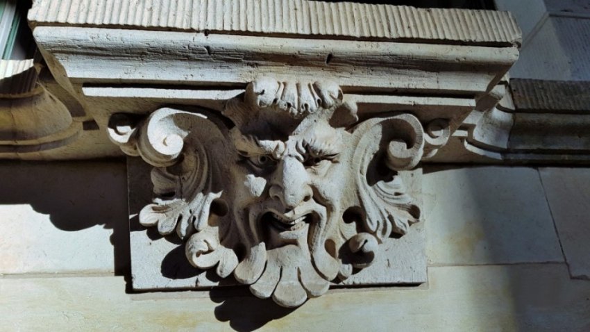 Маскароны: "лица" московских домов