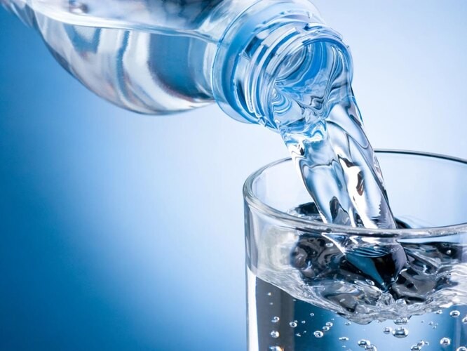 Какую воду пить безопаснее? Какую воду пить безопаснее?