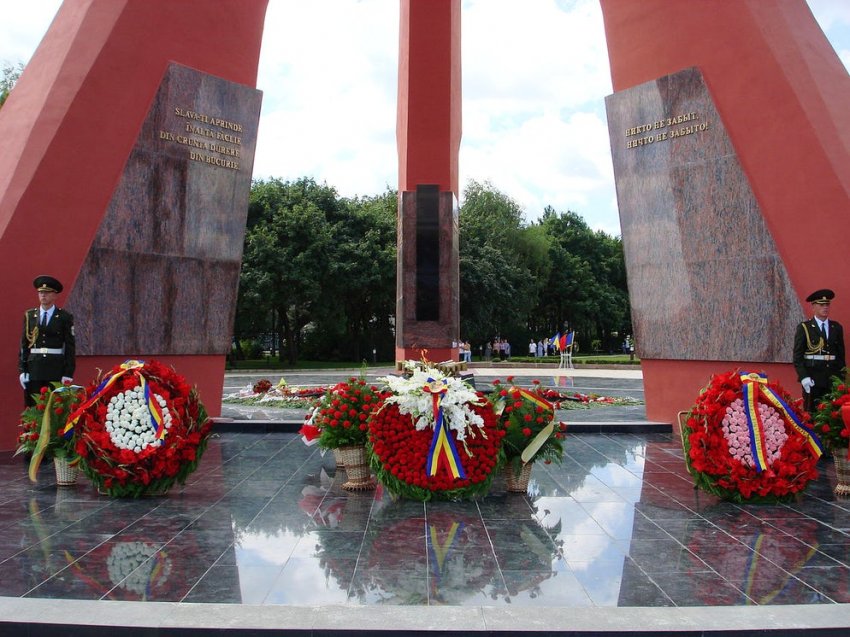 Вечный огонь в Кишиневе погас из-за энергетического кризиса в стране
