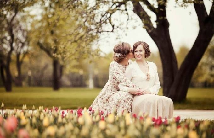 Что подарить на День матери в 2021 году, чтобы удивить родного человека