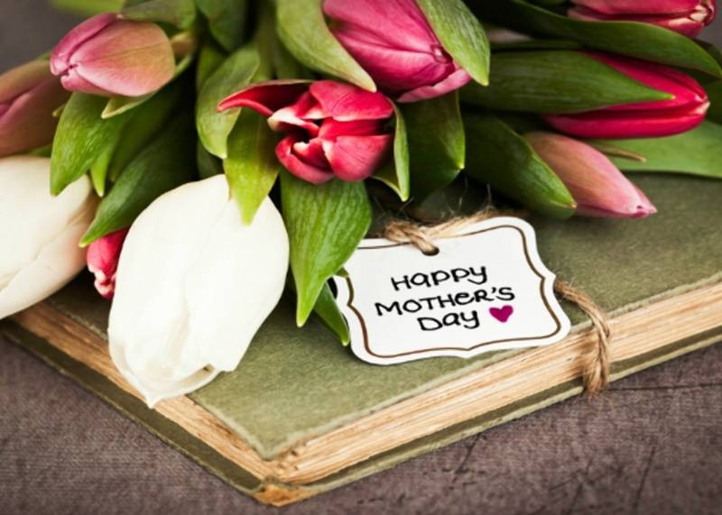 Почему День матери в России отмечают в ноябре и какие традиции есть у праздника