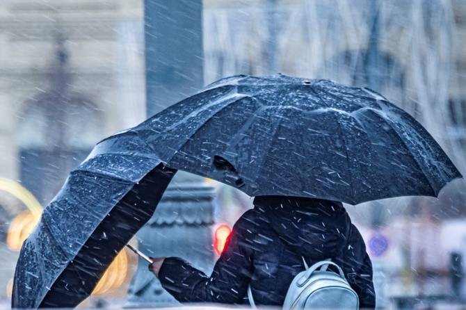 В России осень закончилась под аккомпанемент субтропических ливней, который принес «Бенедикт»