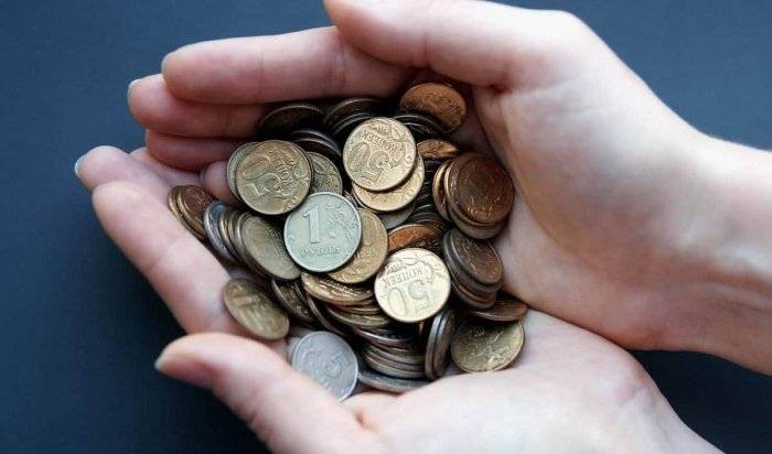 Президент Путин повысил минимальную зарплату для россиян до 13900 рублей