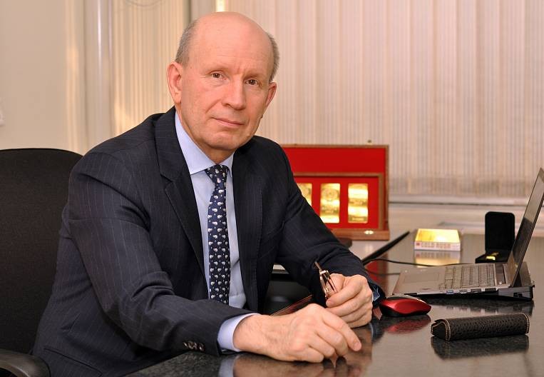 В какие страны вывозится золото из России, и почему ЦБ перестал закупать его для пополнения государственного резерва