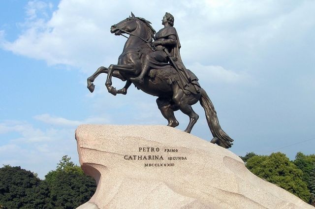 Как городам придумывают мифологию?