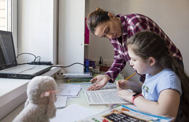 Стало известно, как будут учиться школьники в январе 2022 года