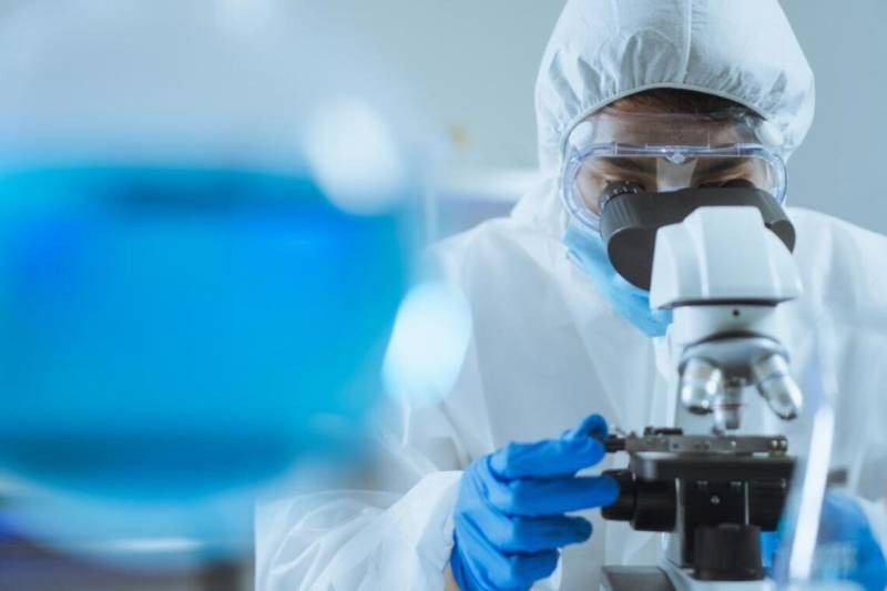 Не только Новый год: во Франции зафиксировали новый штамм коронавируса