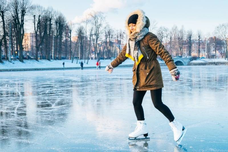 Несколько советов помогут самостоятельно научиться стоять и кататься на коньках