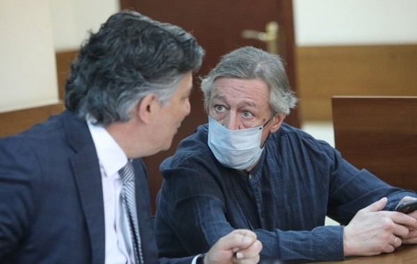 Адвокат Добровинский заявил, что жене Ефремова надо набраться терпения