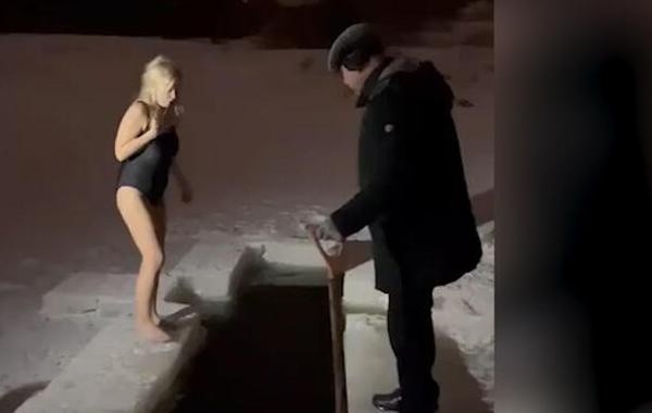 Тело женщины, которая утонула в проруби на Крещение, до сих пор не нашли