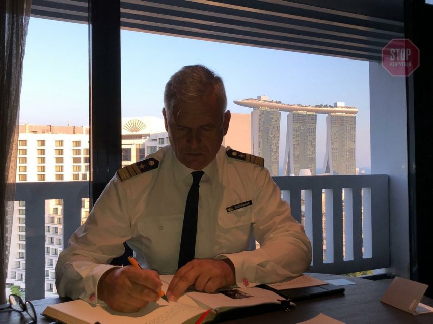 Глава ВМС Германии Шенбах подал в отставку